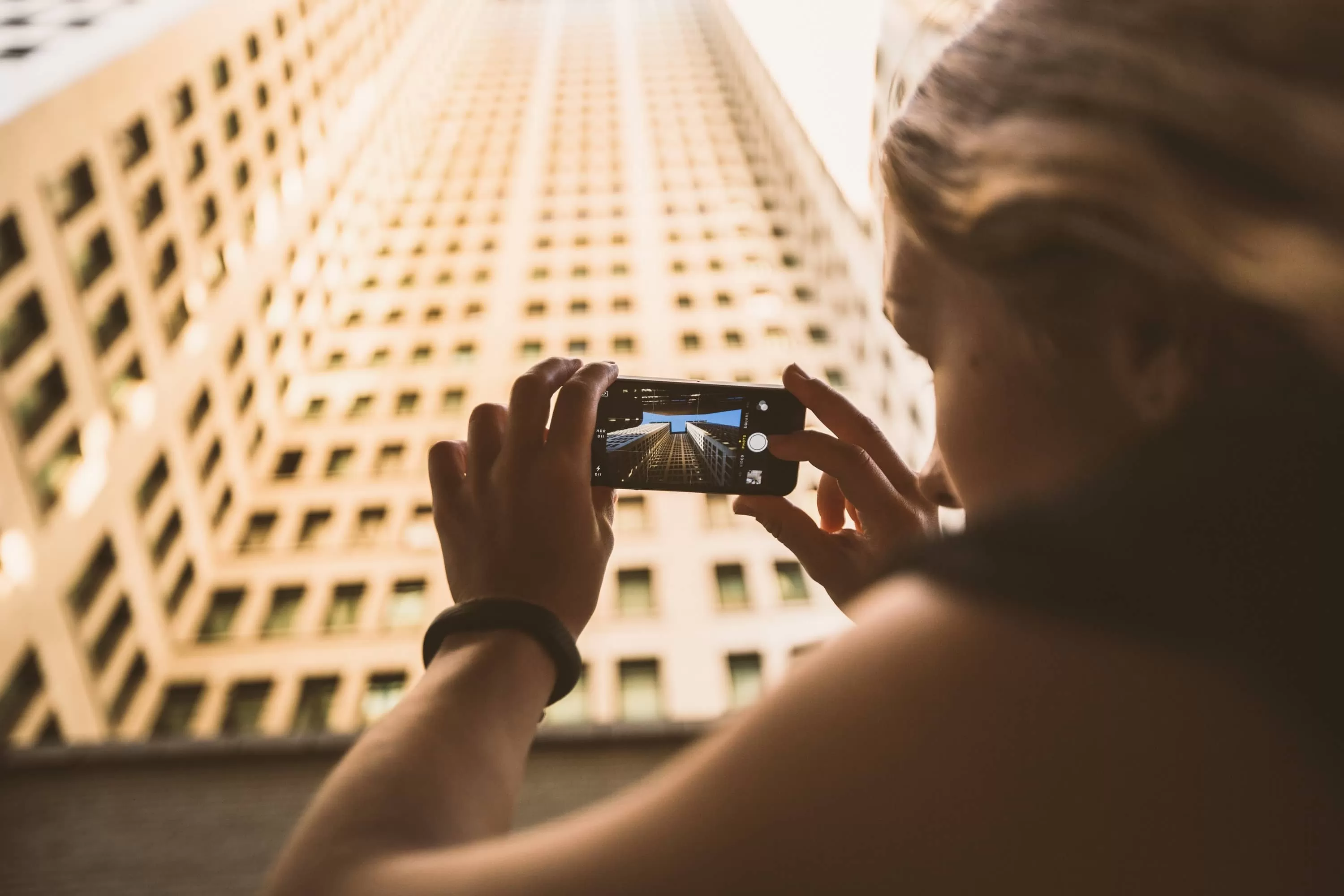 How to Manage a Travel Account on Instagram